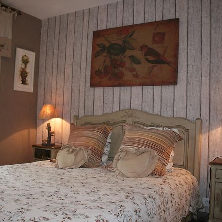 Chambres D'Hotes Le Petit Nailly Magny-les-Hameaux Dış mekan fotoğraf