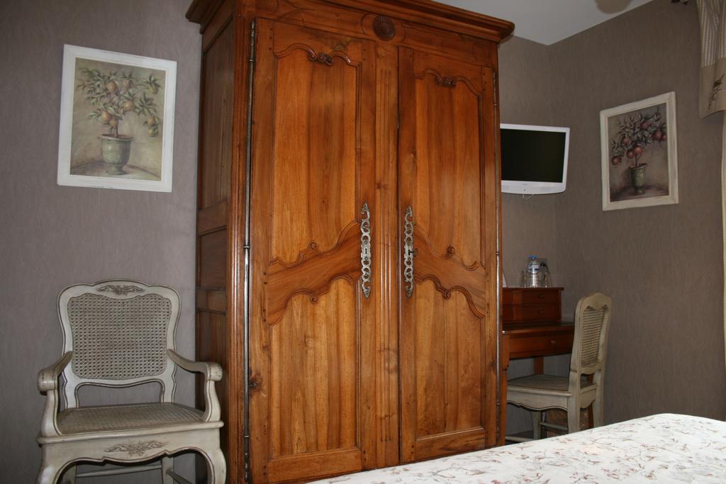 Chambres D'Hotes Le Petit Nailly Magny-les-Hameaux Oda fotoğraf